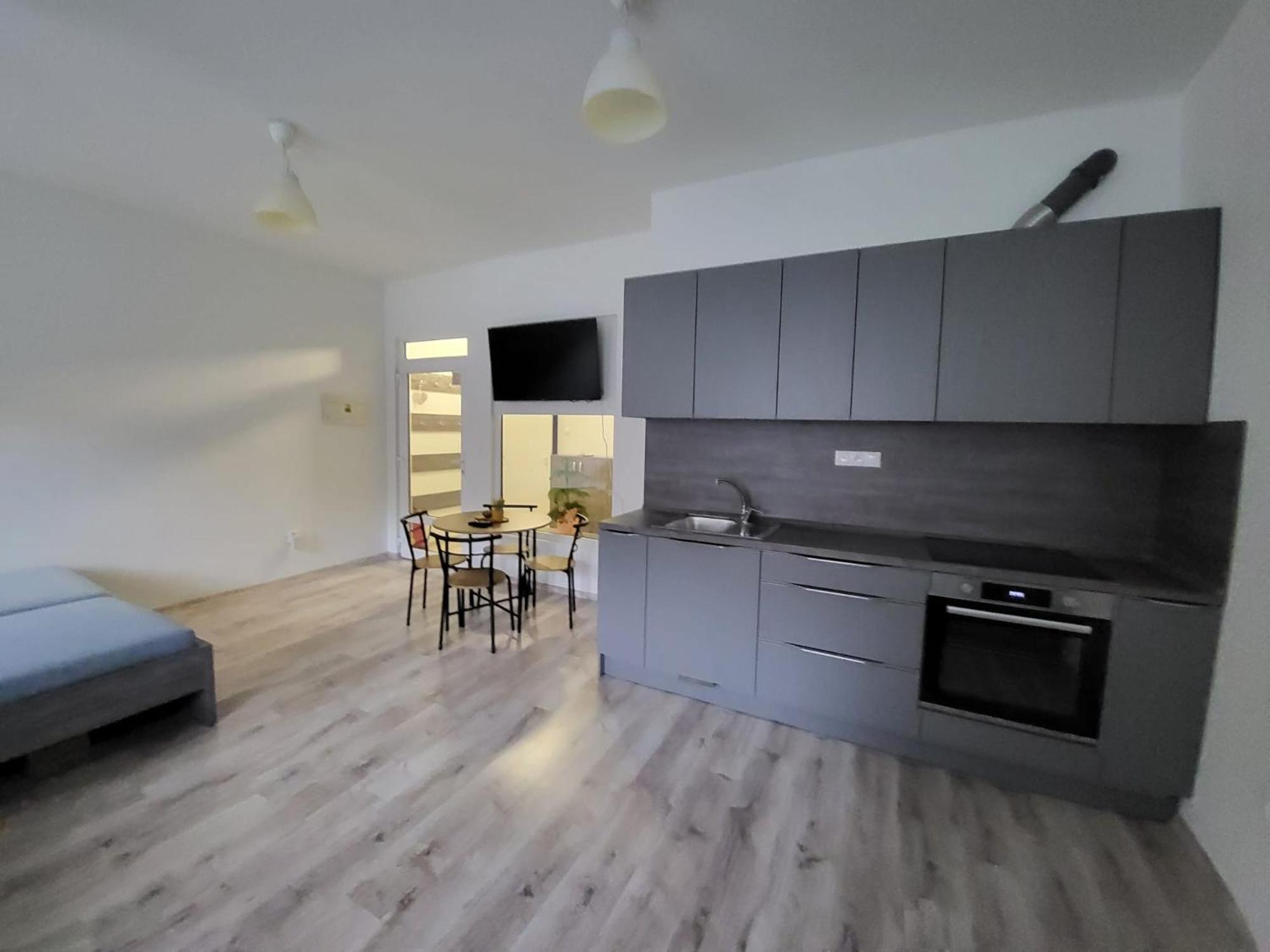 Apartman Nova Bana Zewnętrze zdjęcie